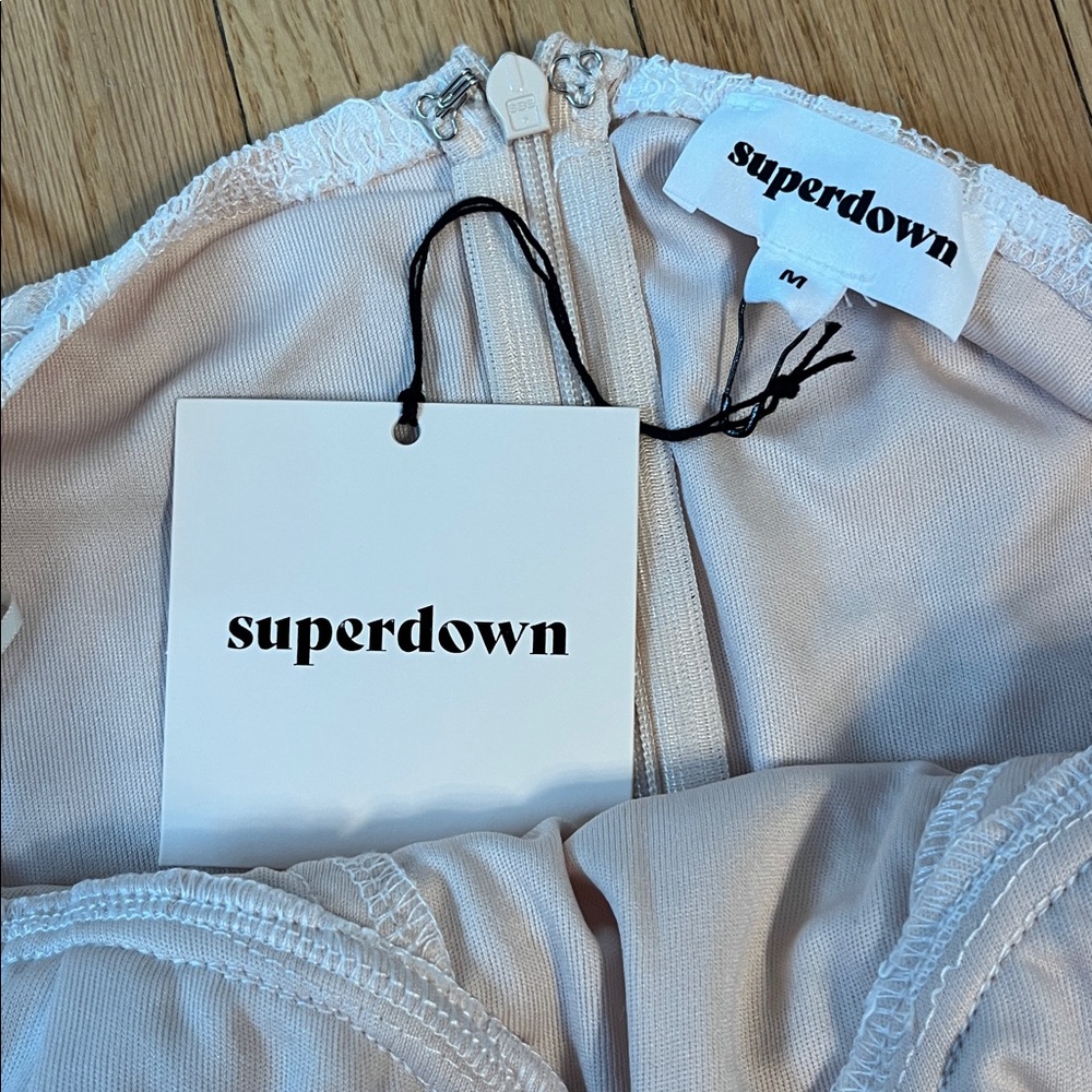 Superdown Stasia Lace Bodysuit in White & Nude. Size medium new with tags - Picture 6 of 8